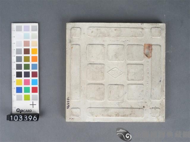 藍地彩繪果實紋磁磚藏品圖，第2張