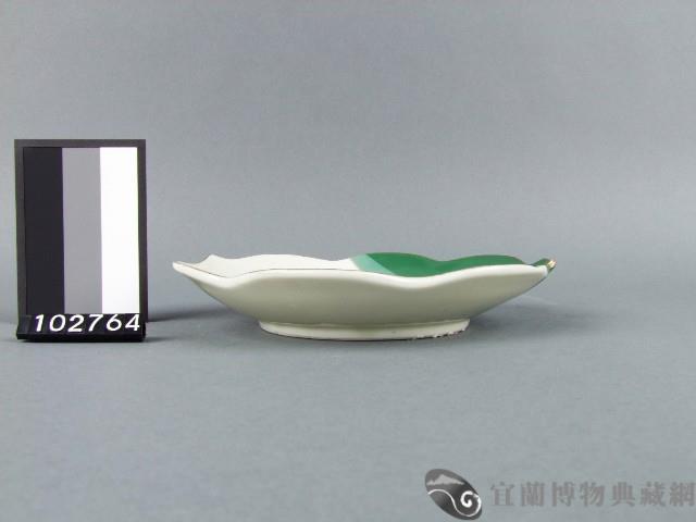 彩繪梅花紋盤藏品圖，第2張