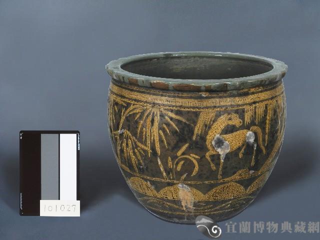 黃釉刻花鳥獸花卉紋水缸藏品圖，第2張