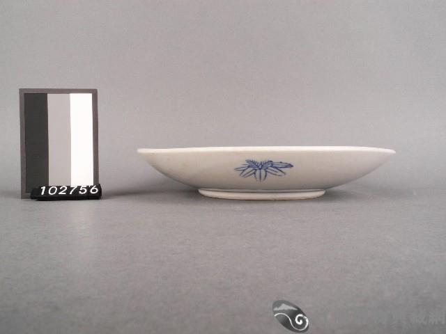 青花山水紋盤藏品圖，第2張