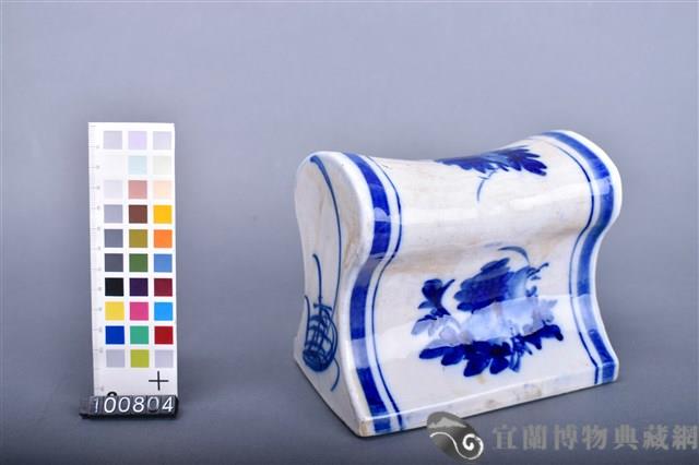 青花花卉紋枕頭藏品圖，第2張