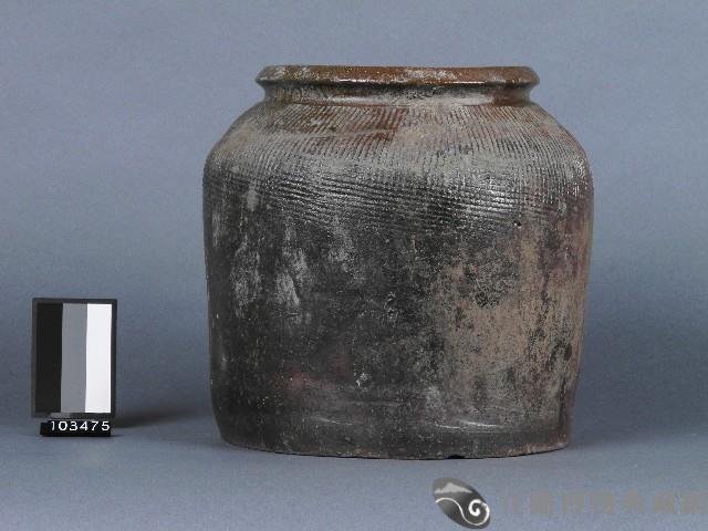 赤釉線紋甕藏品圖，第1張