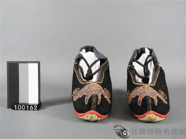 彩繡鞋藏品圖，第2張