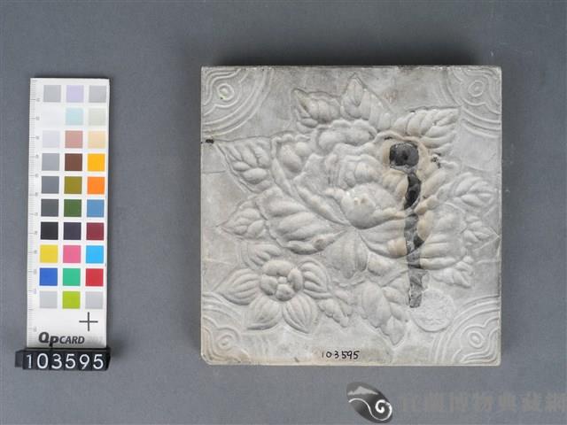 彩繪花卉浮雕磁磚藏品圖，第2張