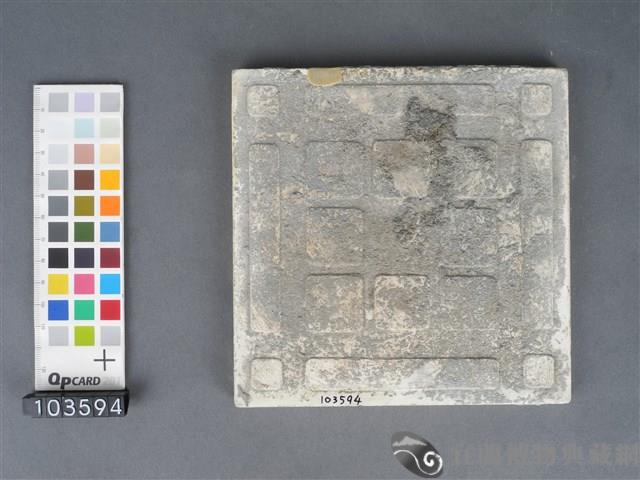 紅藍彩繪花卉紋磁磚藏品圖，第2張