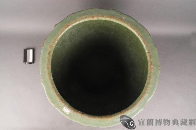 黃褐釉刻花龍紋缸藏品圖，第2張