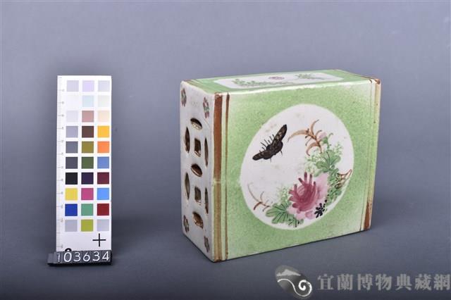 彩繪花蝶鳥紋枕藏品圖，第2張