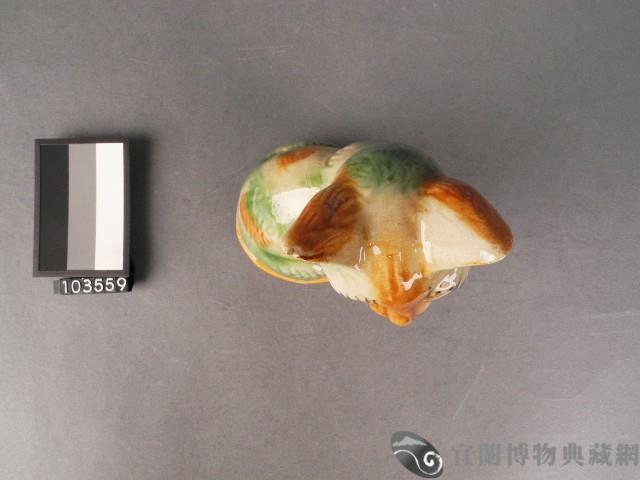 黃綠釉磁貓藏品圖，第2張