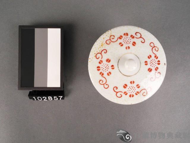 紅彩花卉紋杯藏品圖，第2張