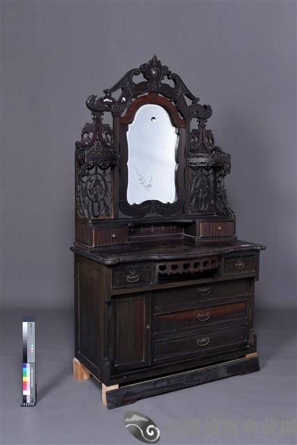 梳妝衣櫃藏品圖，第1張