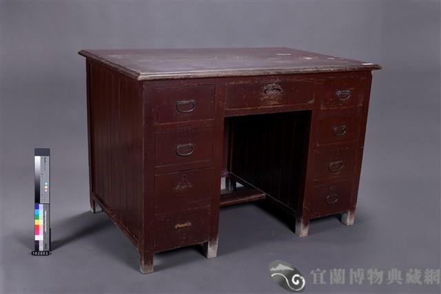 書桌藏品圖，第1張