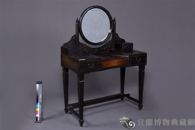 梳妝台藏品圖，第1張