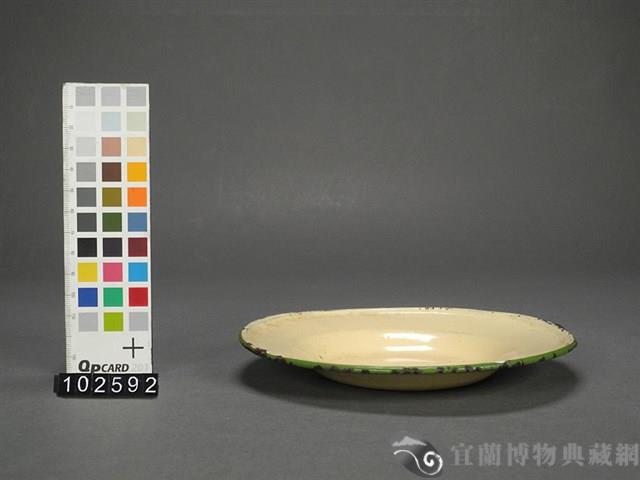 鐵胎琺瑯盤藏品圖，第2張