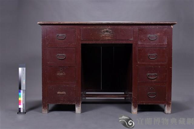 書桌藏品圖，第2張