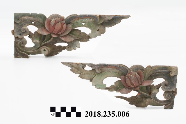 建築構件－蓮花草插角（雀替）一對的圖片